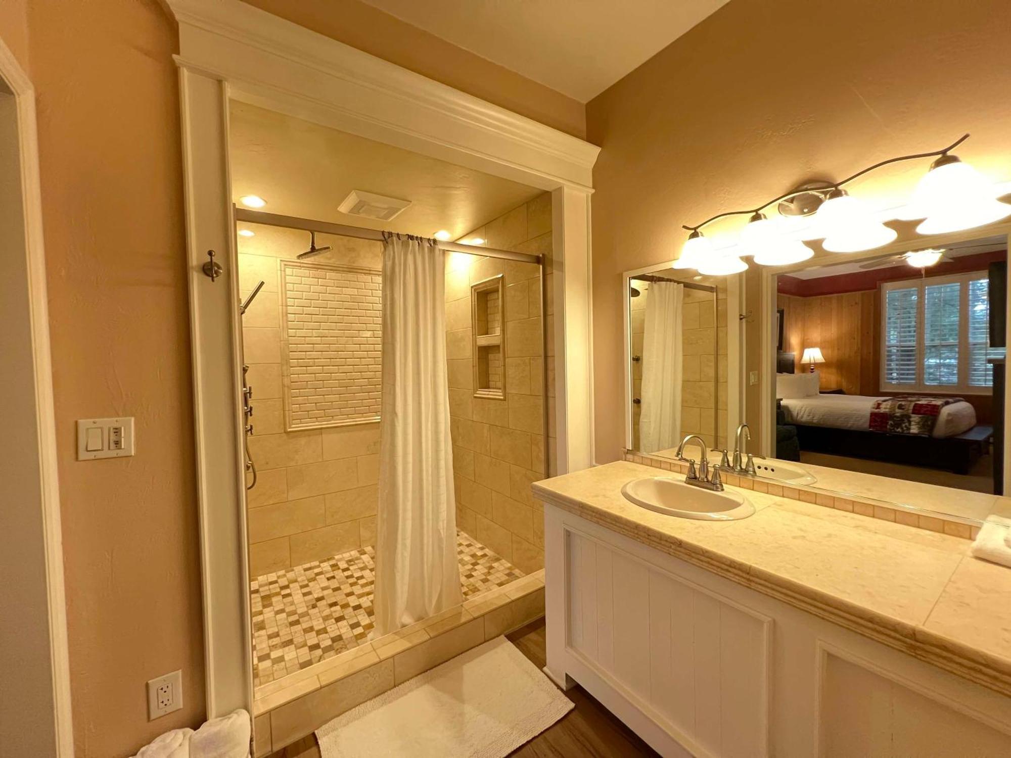 Best Western Grandma'S Feather Bed Mendenhaven Exterior photo