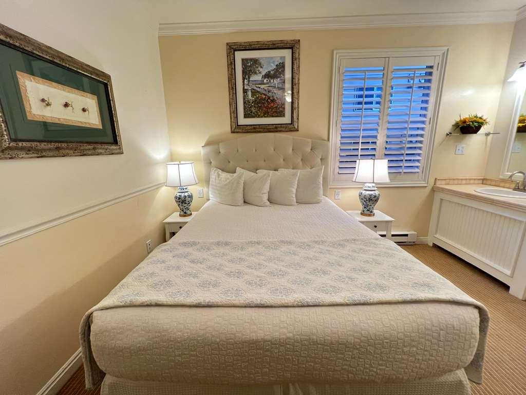 Best Western Grandma'S Feather Bed Mendenhaven Room photo